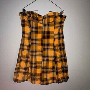 NWOT Strapless Yellow and Black Plaid Social Tourist Dress